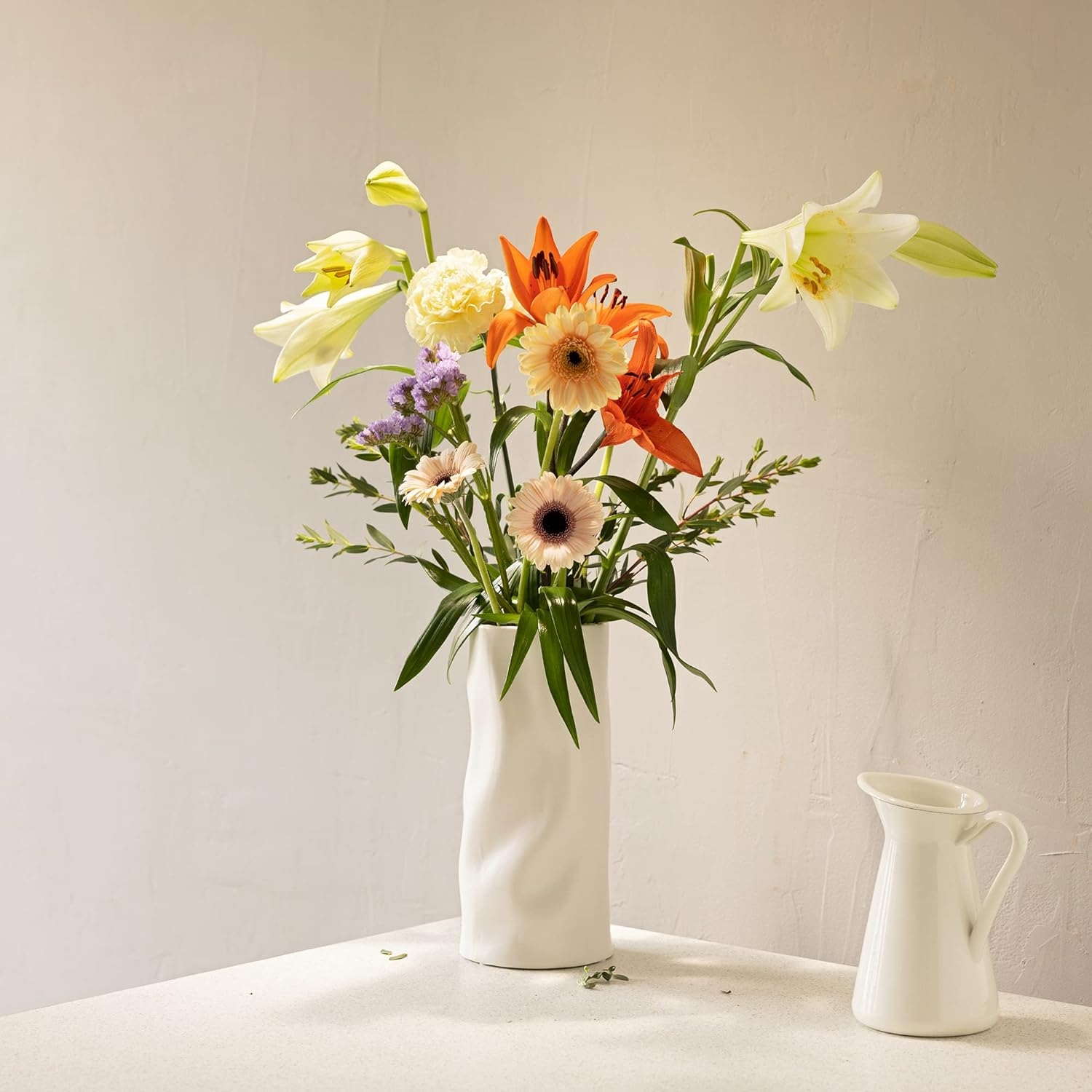 navaris-sculptural-ceramic-vase-diakosmitiko-keramiko-vazo-25-x-11-cm-white-1_1.jpg