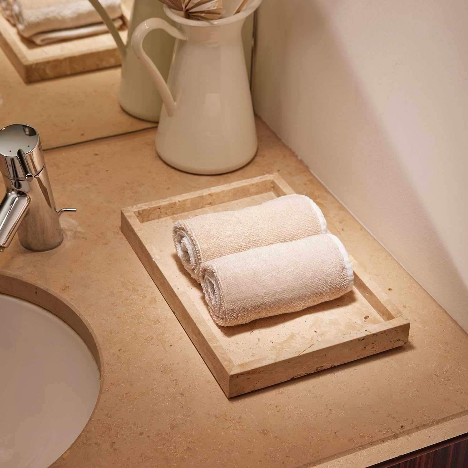 navaris-travertine-tray-diakosmitikos-diskos-apothikefsis-kai-organosis-apo-petra-travertinis-30-20-3-cm-beige-1.jpg
