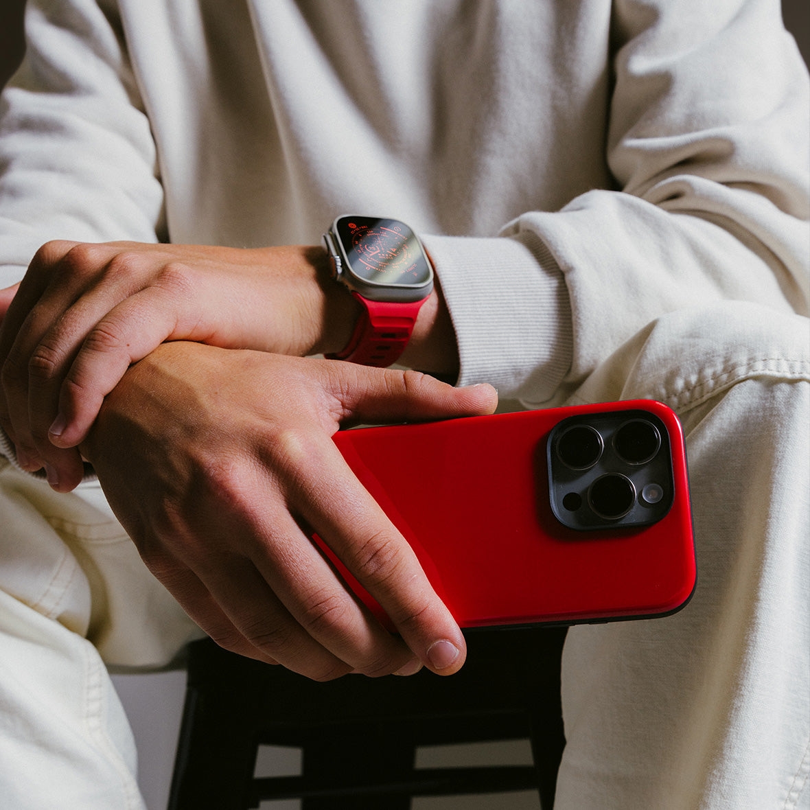 nomad-sport-case-skliri-thiki-magsafe-me-tpu-bumper-apple-iphone-15-pro-night-watch-red-5.jpg