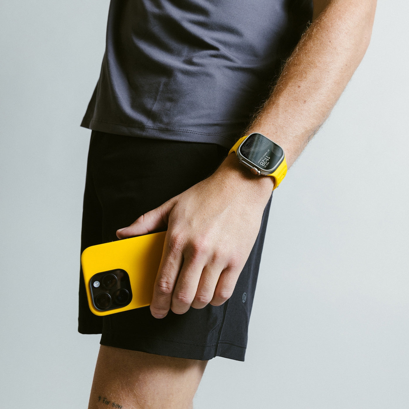nomad-sport-case-skliri-thiki-magsafe-me-tpu-bumper-apple-iphone-15-pro-racing-yellow-1.jpg
