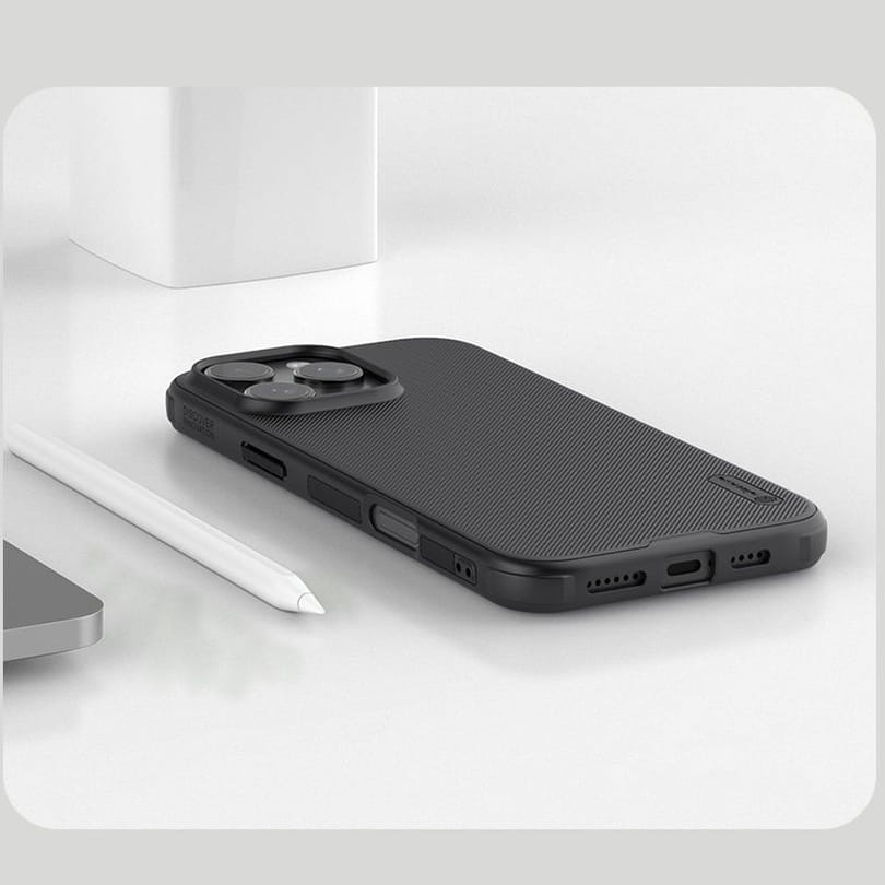 skliri-anthektiki-thiki-apple-iphone-16-pro-max-nilkin-super-frosted-shield-pro-black-6.jpg