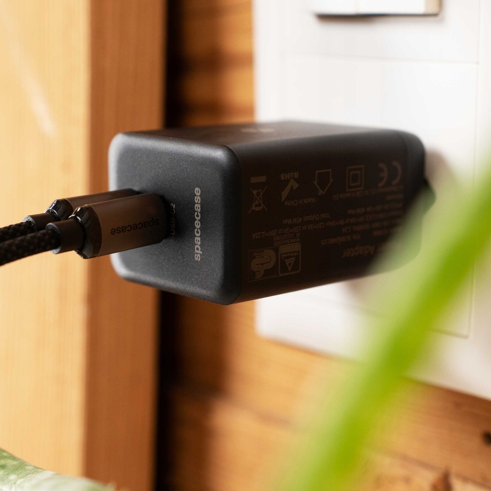 spacecase-sc006b-dual-port-usb-charger-taxifortistis-taksidiou-antaptoras-me-2-type-c-45-w-black-13.jpg