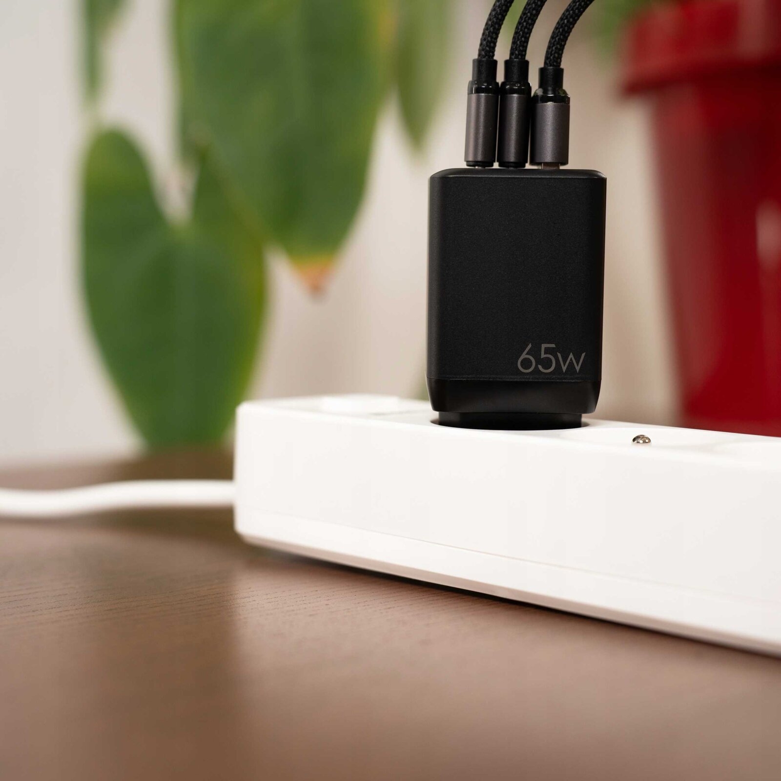 spacecase-sc008b-3-port-gan-usb-charger-taxifortistis-taksidiou-antaptoras-me-1-usb-a-2-type-c-65-w-black-1.jpg