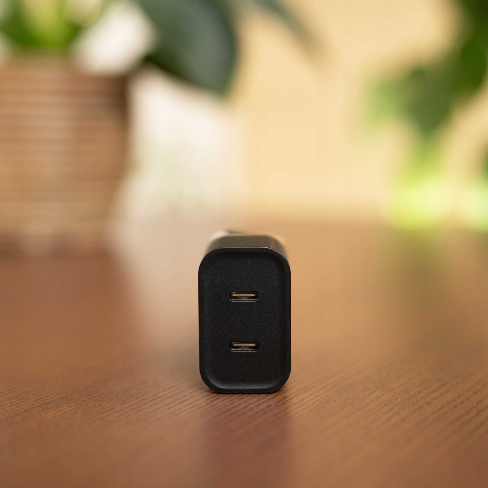 spacecase-sc010b-dual-port-quick-usb-charger-taxifortistis-taksidiou-antaptoras-me-2-type-c-20-w-black-4.jpg