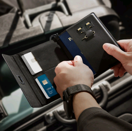 spigen-universal-passport-holder-antikleptiki-thiki-prostasias-rfid-gia-kartes-diavatirio-taftotita-apo-premium-vegan-derma-black-6.png