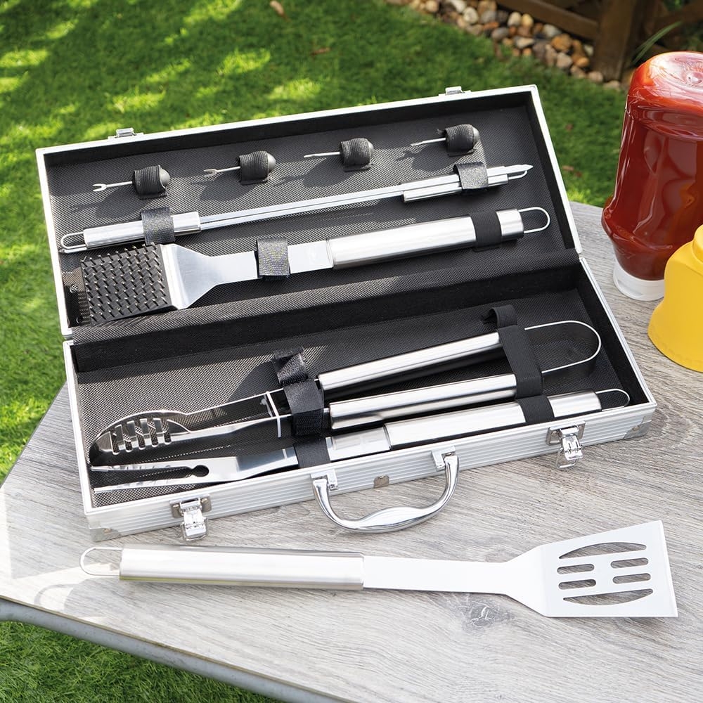 the-source-ingenious-bbq-tool-set-set-me-10-ergaleia-bbq-barbeque-apo-anokseidoto-atsali-se-thiki-metaforas-apo-alouminio-4.jpg