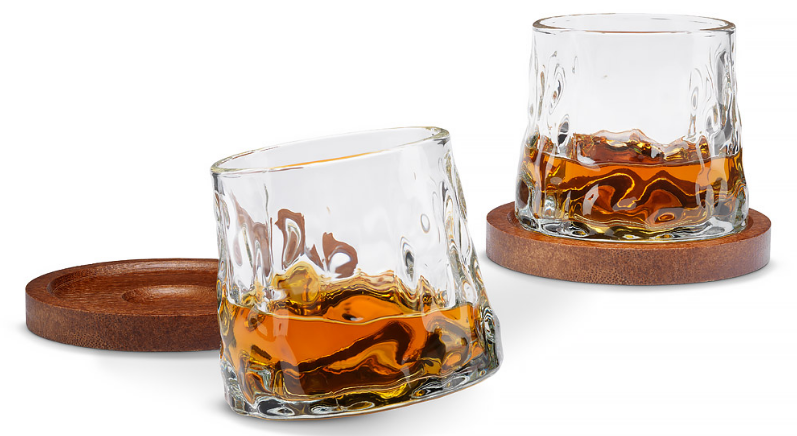 the-source-ingenious-rotating-whiskey-glasses-with-coasters-set-me-2-gyalina-peristrefomena-potiria-ouiski-me-ksilina-souver-3.png