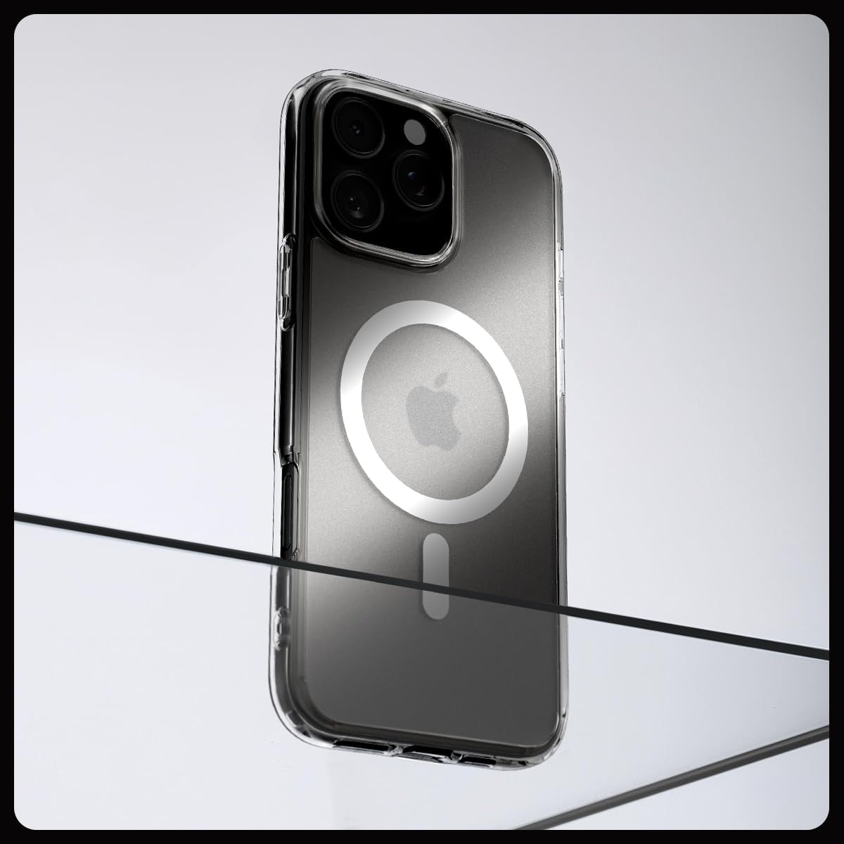 thiki-apple-iphone-16-pro-spigen-ultra-hybrid-magfit-me-magsafe-frost-clear-8.jpg