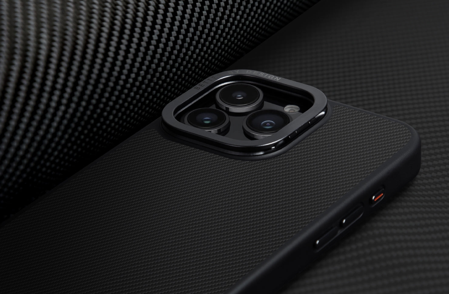 thiki-iphone-16-pro-uniq-keva-max-anthektiki-aramid-fiber-me-magsafe-kai-kickstand-black-1.jpg