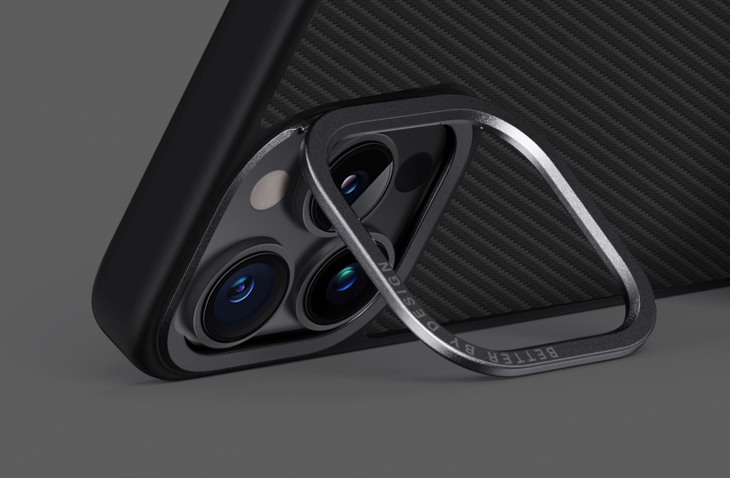 thiki-iphone-16-pro-uniq-keva-max-anthektiki-aramid-fiber-me-magsafe-kai-kickstand-black-3.jpg