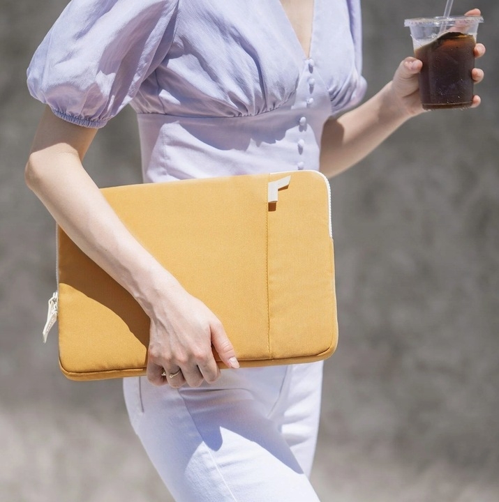 tomtoc-chic-lady-sleeve-jelly-set-thiki-gia-laptop-eos-14-inches-kai-accessory-jelly-pouch-thiki-gia-aksesouar-yellow.jpg