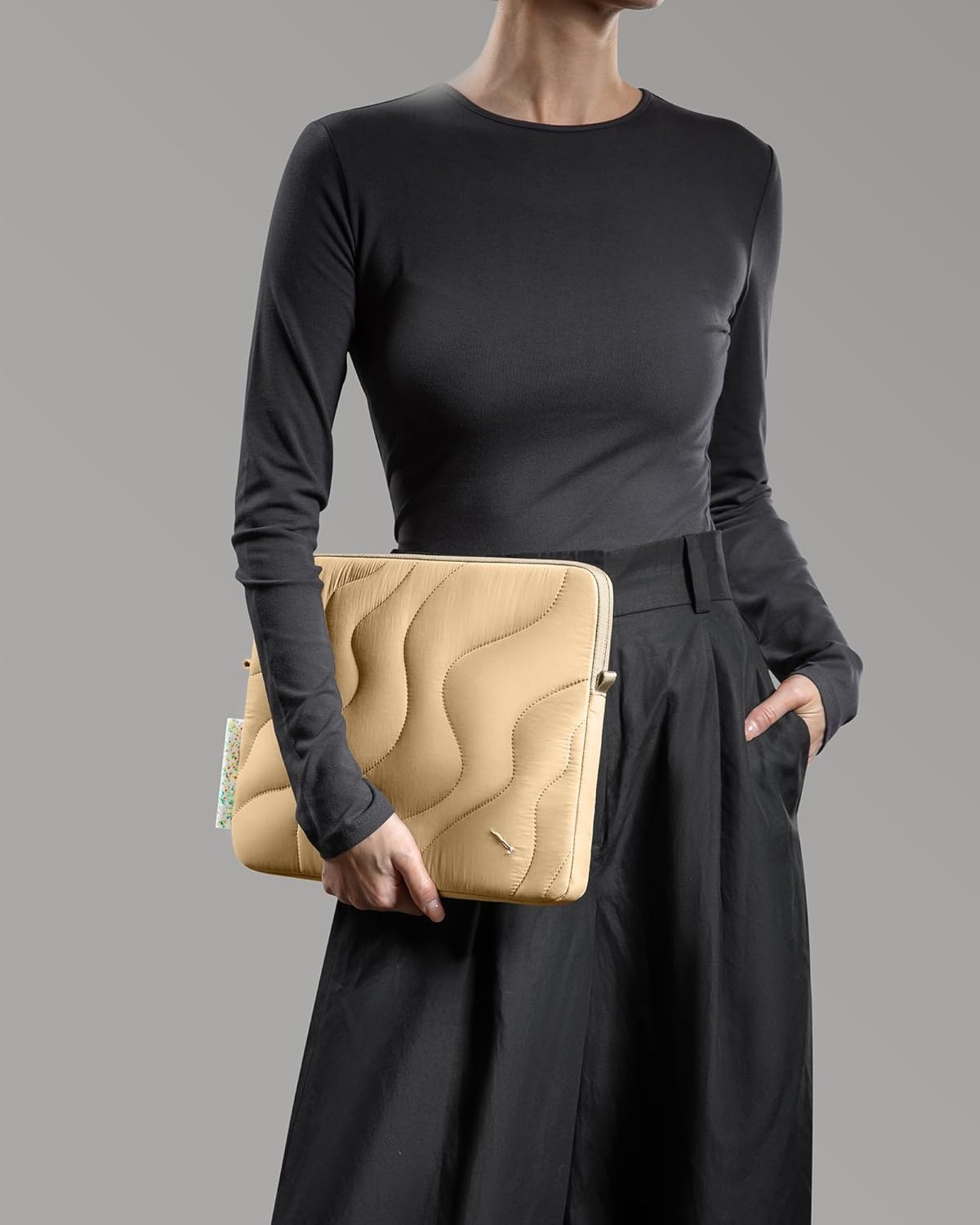 tomtoc-terra-a27-laptop-sleeve-eco-friendly-thiki-gia-laptop-16-inches-dune-shade-6.jpg