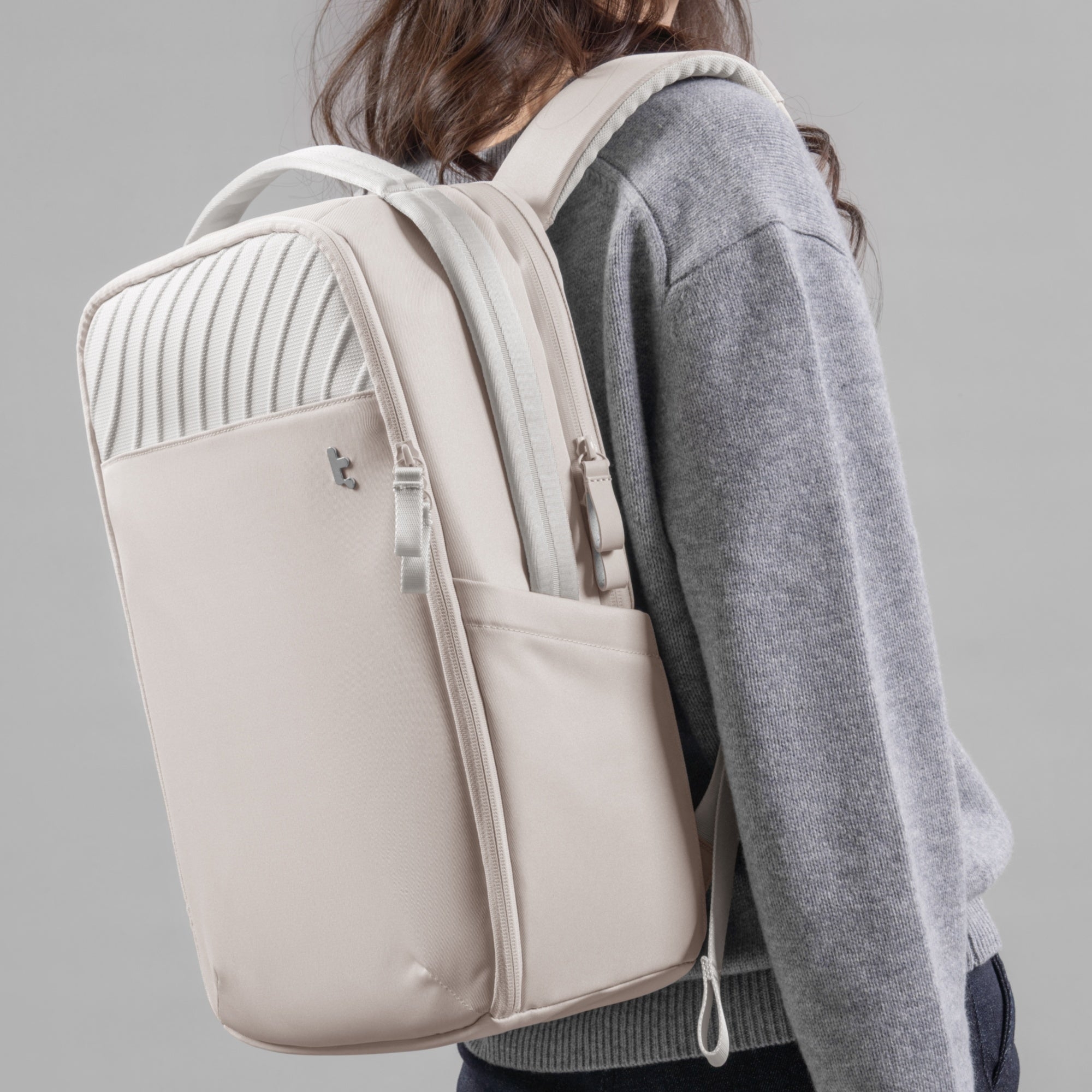tomtoc-voyage-t50-laptop-backpack-sakidio-tsanta-platis-kai-metaforas-laptop-eos-15-6-inches-kai-tablet-eos-12-9-inches-20-litre-white-17.jpg