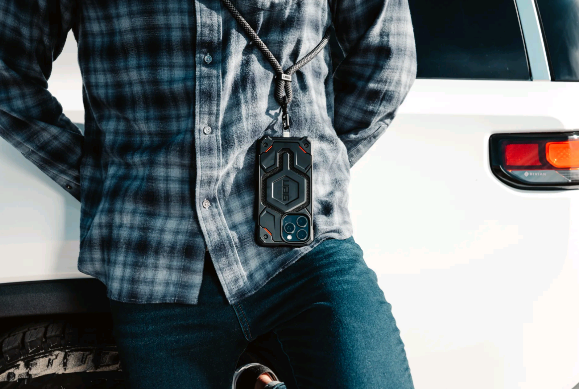uag-civilian-crossbody-lanyard-apospomeno-louraki-laimou-gia-thikes-kiniton-smartphones-10-mm-graphite-black-1.png