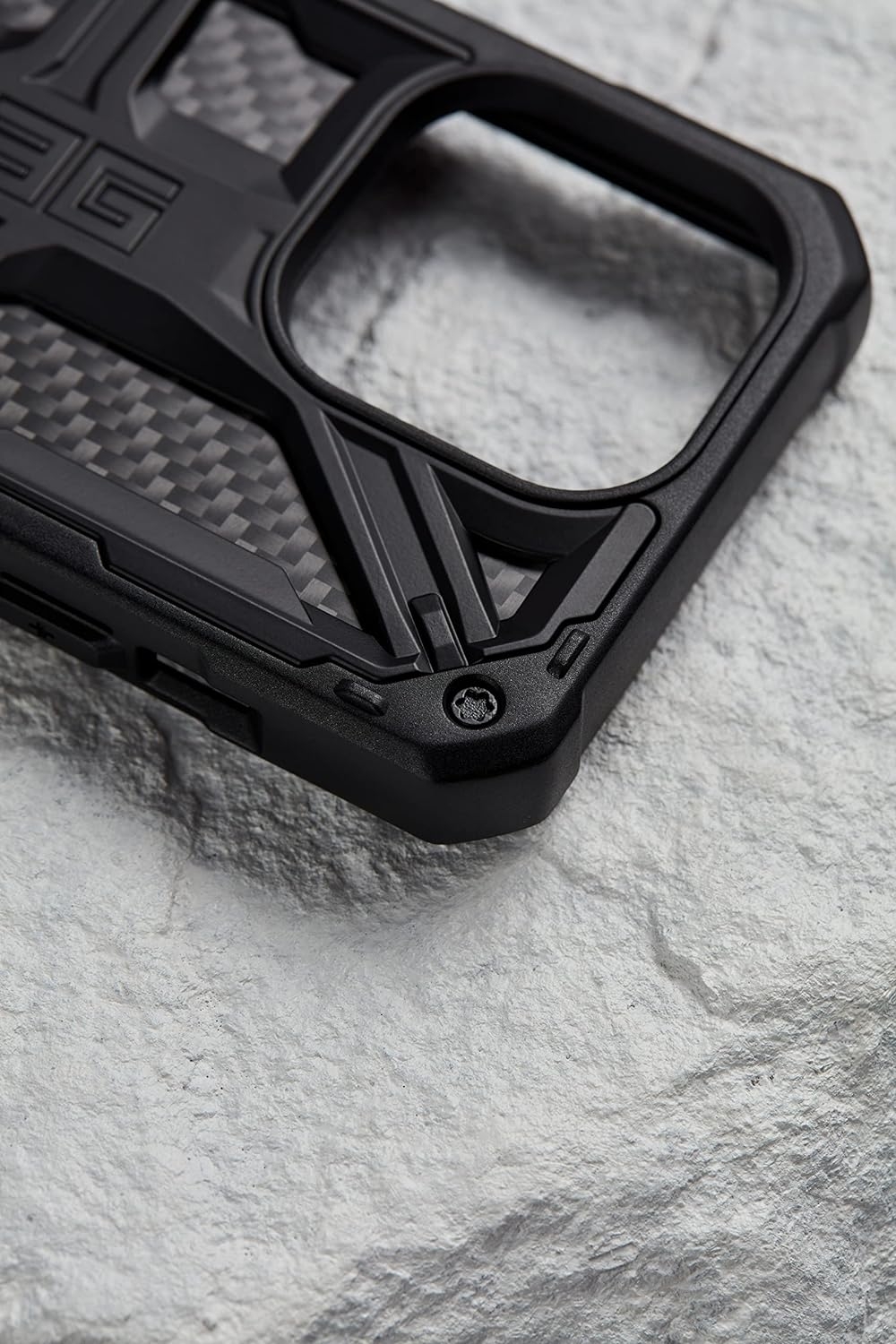 uag-monarch-anthektiki-thiki-apple-iphone-14-pro-max-carbon-fiber-5.jpg