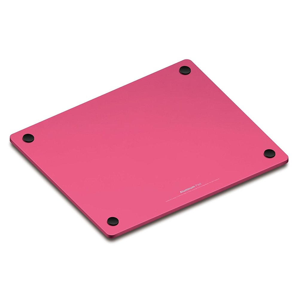 elago-aluminum-mousepad-hot-pink-2.jpg